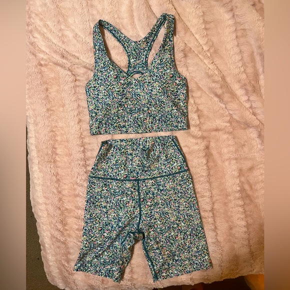 Floral activewear set - Picture 1 of 3